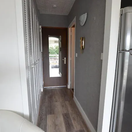 Apartman Studio Avec Balcon - Ascenseur - Parking - Au Pied Des Commerces - Plage A 800m - Fr-1-705-84