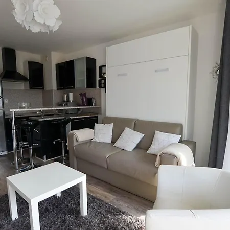 Studio Avec Balcon - Ascenseur - Parking - Au Pied Des Commerces - Plage A 800m - Fr-1-705-84 Apartman *