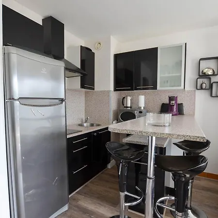 Studio Avec Balcon - Ascenseur - Parking - Au Pied Des Commerces - Plage A 800m - Fr-1-705-84 Les Mathes